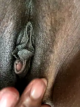 Juicyqueen4545's cam snapshot