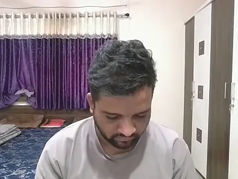 dhruv_love's cam snapshot