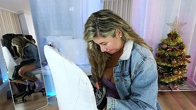 Tawny_cox's cam snapshot