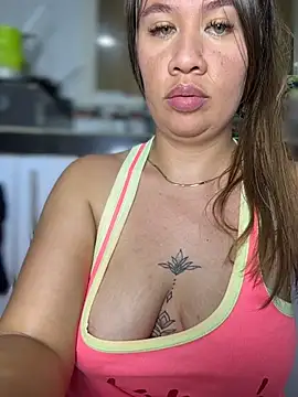 Emiily_lee live sex cam