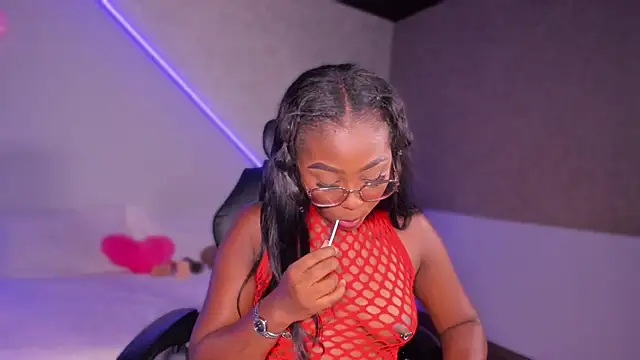 Kishalove_ live sex cam