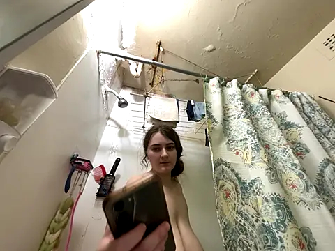 Snowbunnycake_131 live sex cam