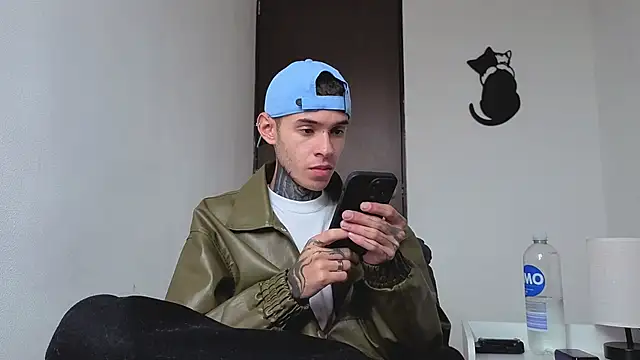 Saturno_v live sex cam