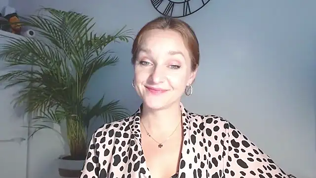 AliciaDesire's cam snapshot