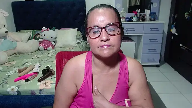 pervert_mommy_'s cam snapshot