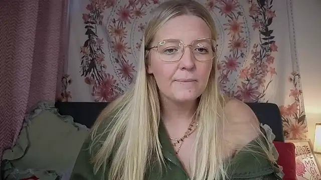 Daisyxoxo_'s cam snapshot