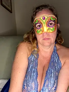 largeboobies30's cam snapshot