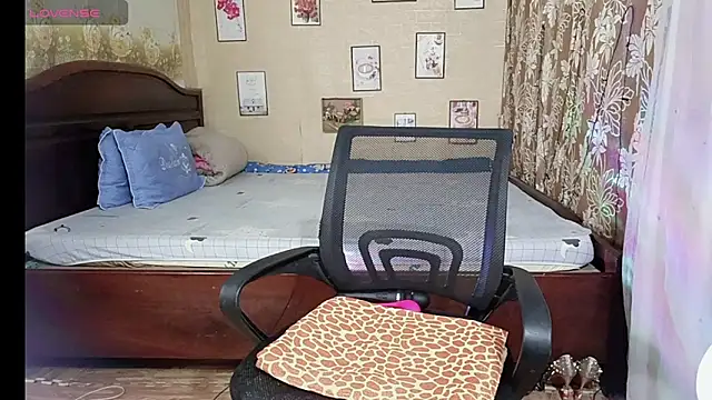 Lanian-99 live sex cam