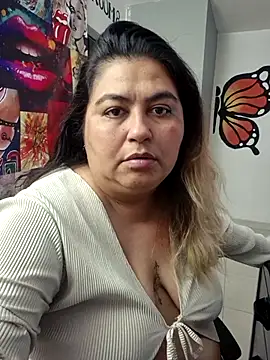 curvy_diva_'s cam snapshot