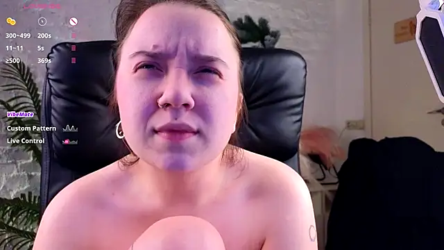 mia_mir's cam snapshot