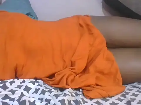 Nasty-Linda's cam snapshot