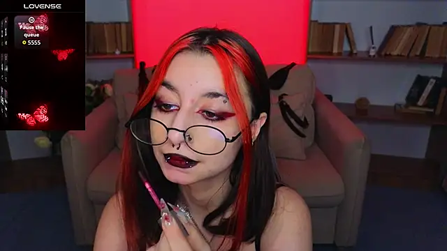 Mistress__Marcelline's cam snapshot