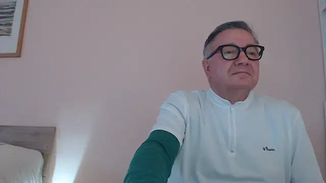 YOU6me's cam snapshot