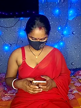 Sweet-Maddlina live sex cam