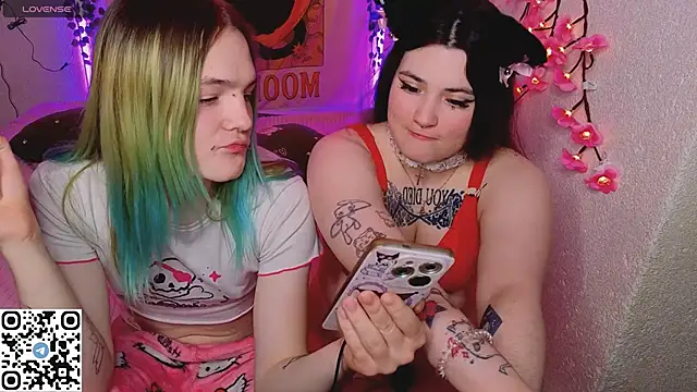 _Sweetie_Kitty_ live sex cam