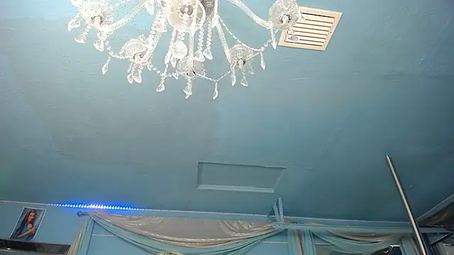 ADRIANNA_FOX's cam snapshot