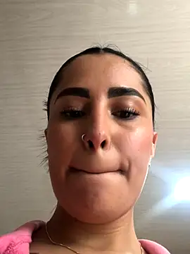 MAVI_EC live sex cam