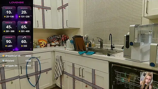 Blondiewithanass's cam snapshot