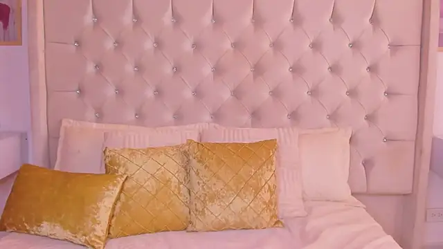 Eloisa_cleavage_'s cam snapshot