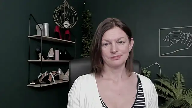 VivianWILD's cam snapshot