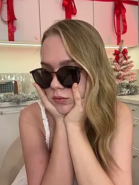 Little_Forest_ELF's cam snapshot