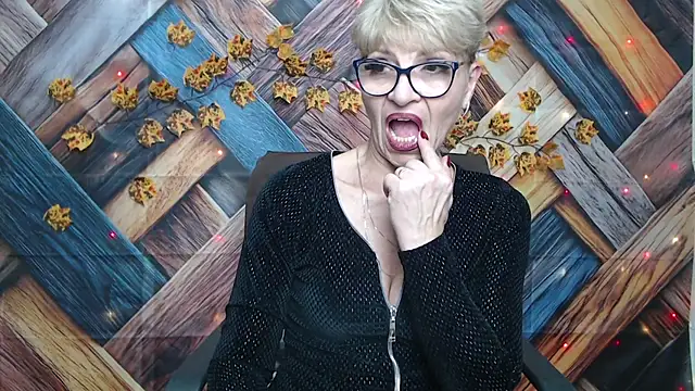 EllaBonito's cam snapshot