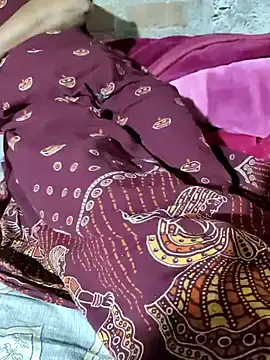 POOJACOUPLE's cam snapshot