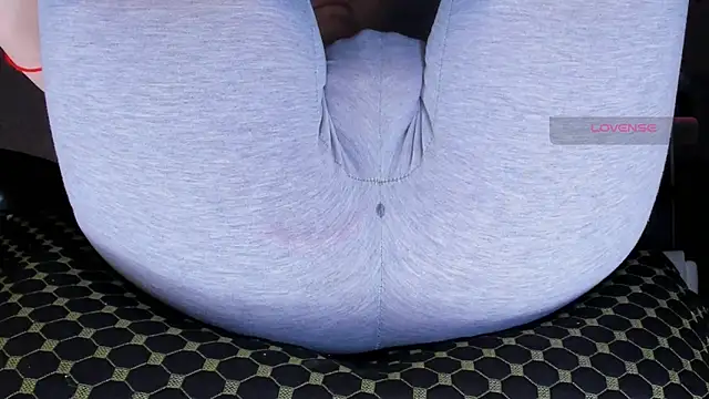 Cameltoe_squirt_inPants's cam snapshot