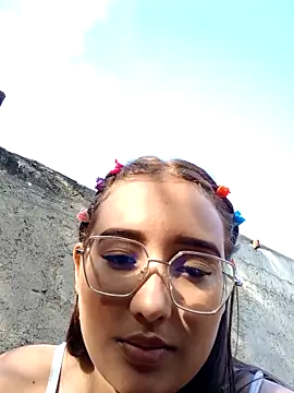 young_dairy01's cam snapshot