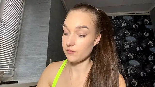 YahairaDuracher's cam snapshot