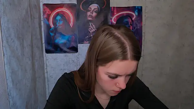 AliceFlirtt_'s cam snapshot