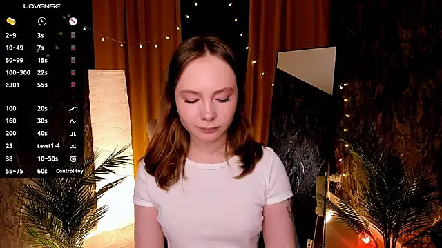 LanaBlu_'s cam snapshot