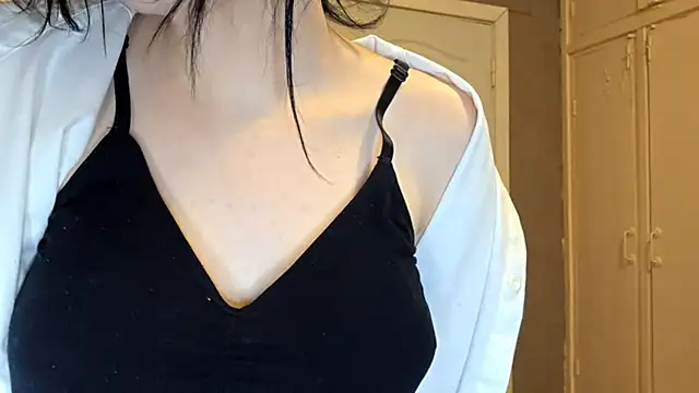 Beeping_Creature live sex cam