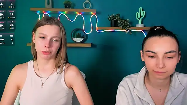 esme_moore_'s cam snapshot