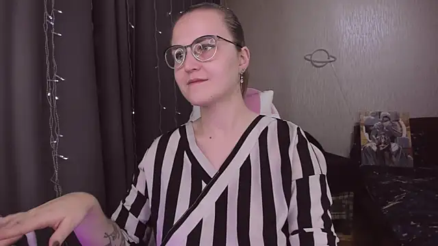 MissBrightShine's cam snapshot