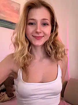 LunaRase live sex cam