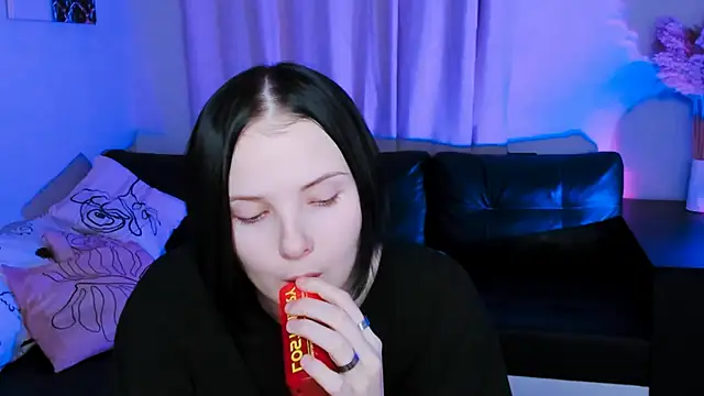 Leila_xxBaby's cam snapshot