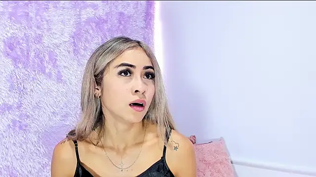 Annyy_Ricee28's cam snapshot