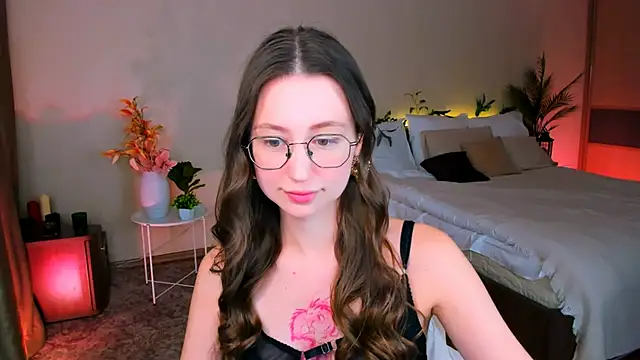 YourLovellyStory's cam snapshot