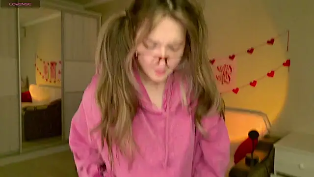 BellaSink's cam snapshot