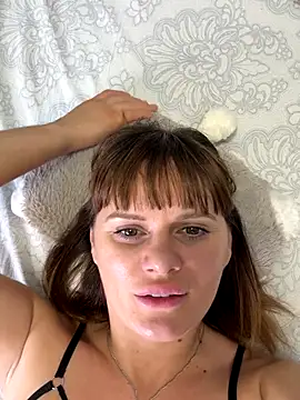 EllaSpark's cam snapshot