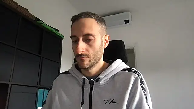 LukaShyGuy's cam snapshot