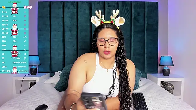 DanielleEvans_'s cam snapshot