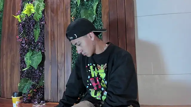 Andy_Joy_'s cam snapshot