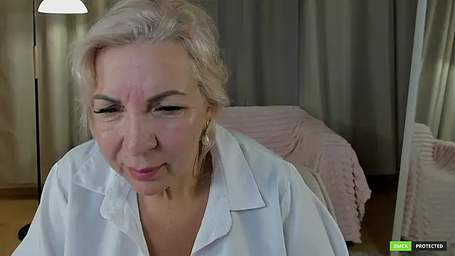 LiliaMoons's cam snapshot