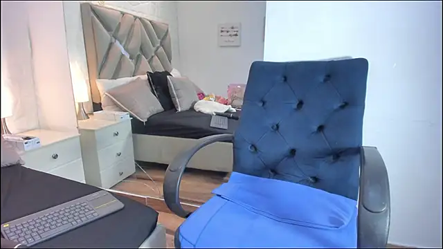 raquell_moore's cam snapshot