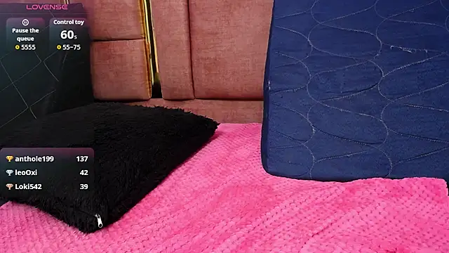 XBODTRIIPX's cam snapshot