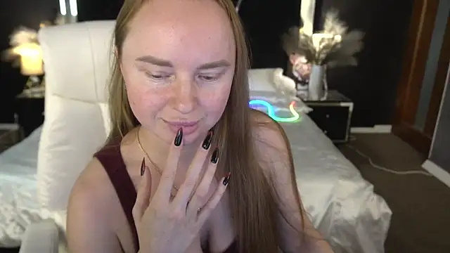 MiaRedFox live sex cam