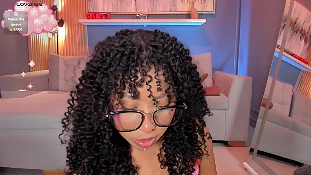 corinnah_'s cam snapshot