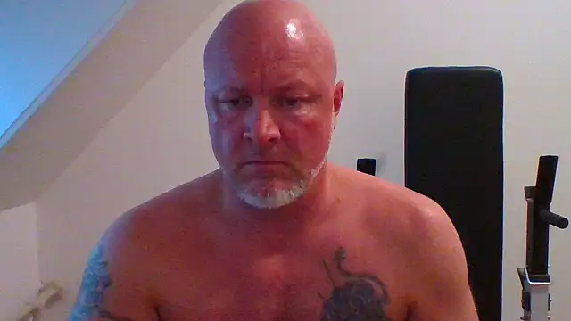 LuciferBigOne live sex cam